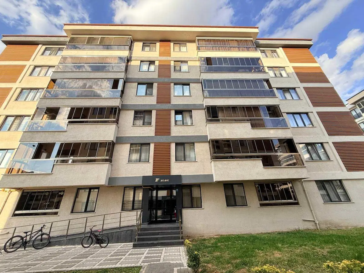 REMAX LAVANDA KERVANCI PARK ORMAN 1 BAHÇE KATI SATILIK 3+1 DAİRE