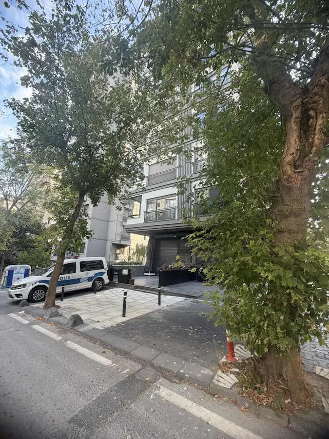 KOZYATAĞI KURUKUYU SOKAKTA 2+1 KULLANIŞLI ETRAFI AÇIK SATILIK 3