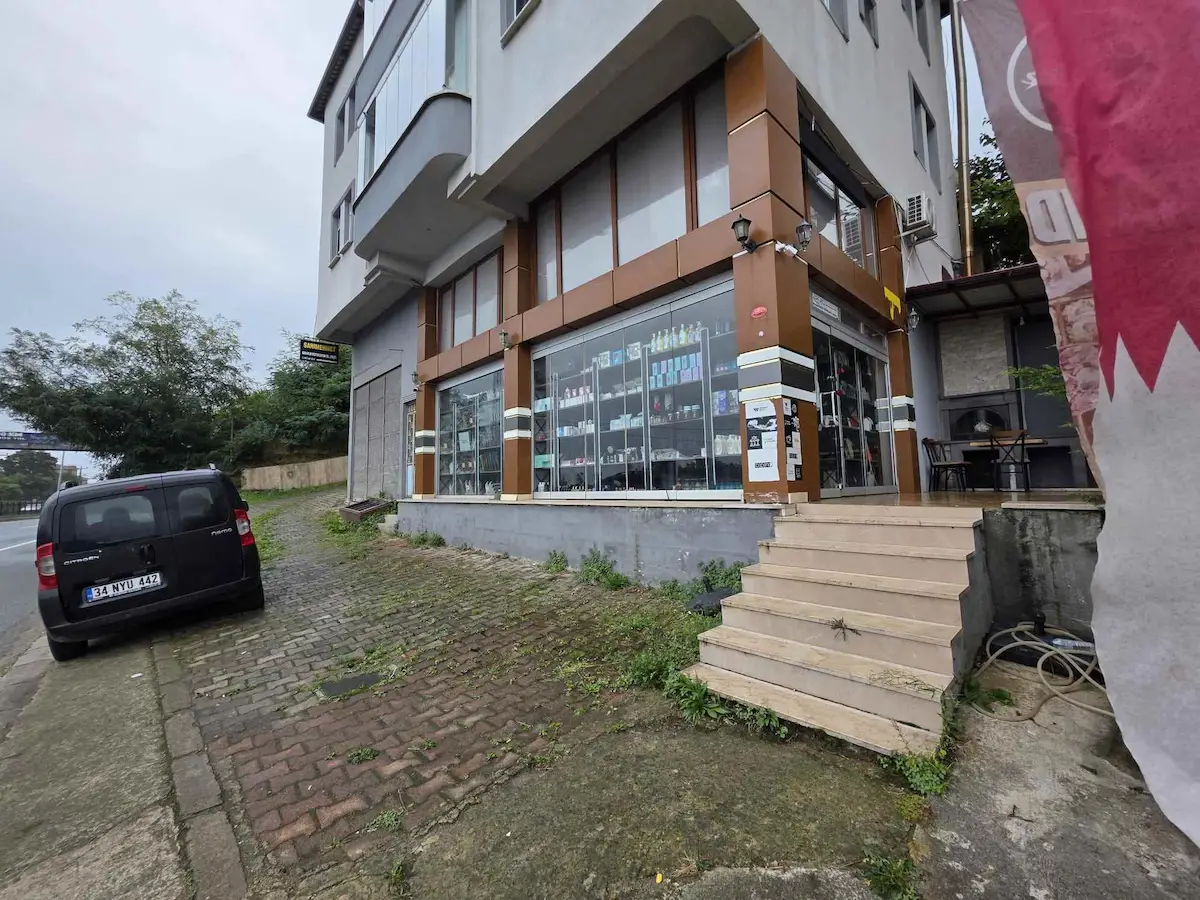 YOMRA YOLU ÜZERİNDE DEVREN KİRALIK DÜKKAN