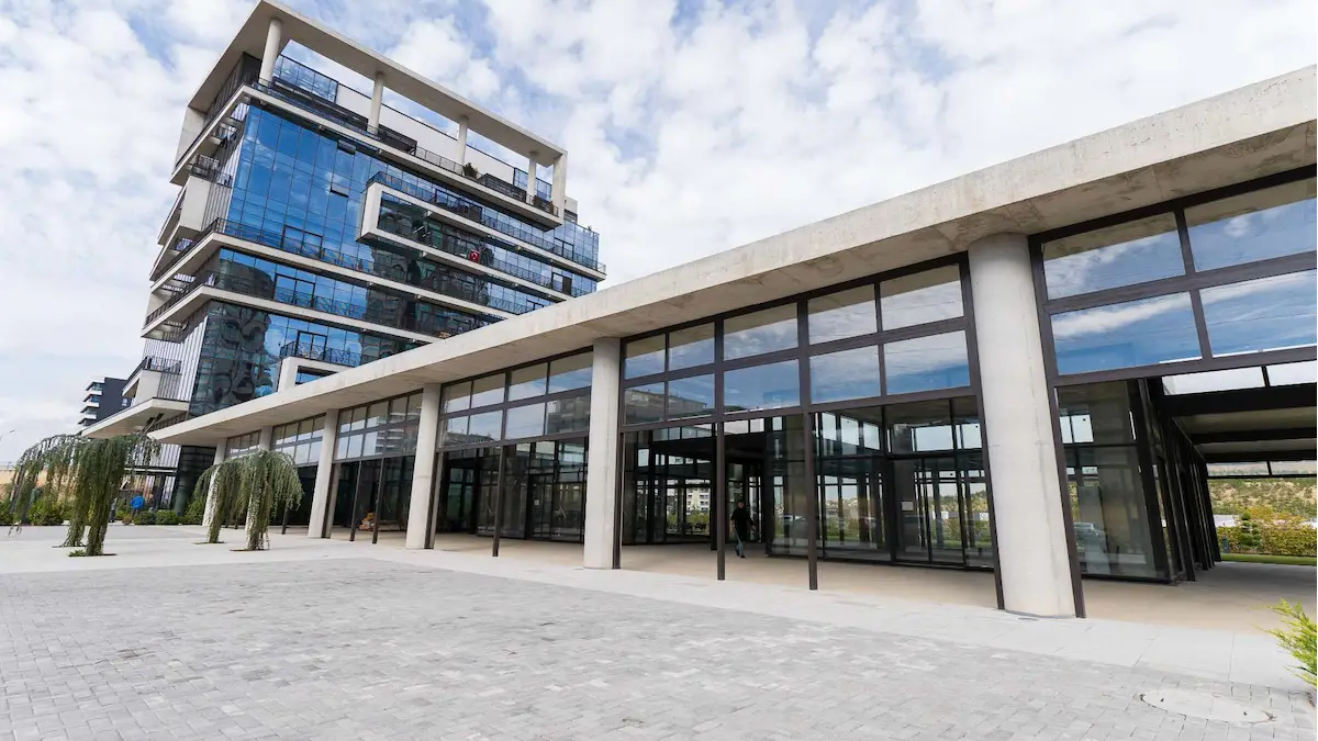 VİTRİN BEYTEPE'DE 120 M² FULL YAPILI SATILIK BOŞ KÖŞE OFİS