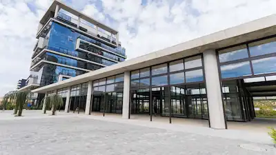 VİTRİN BEYTEPE'DE 120 M² FULL YAPILI SATILIK BOŞ KÖŞE OFİS