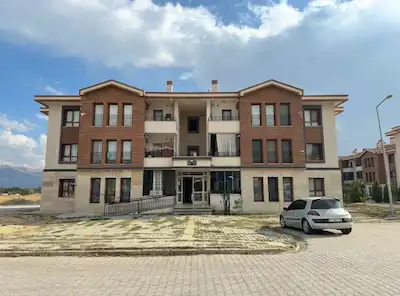 RE/MAX DOĞU'DAN YAZIKONAK TOKİLERDE ARAKAT 2+1 SATILIK DAİRE