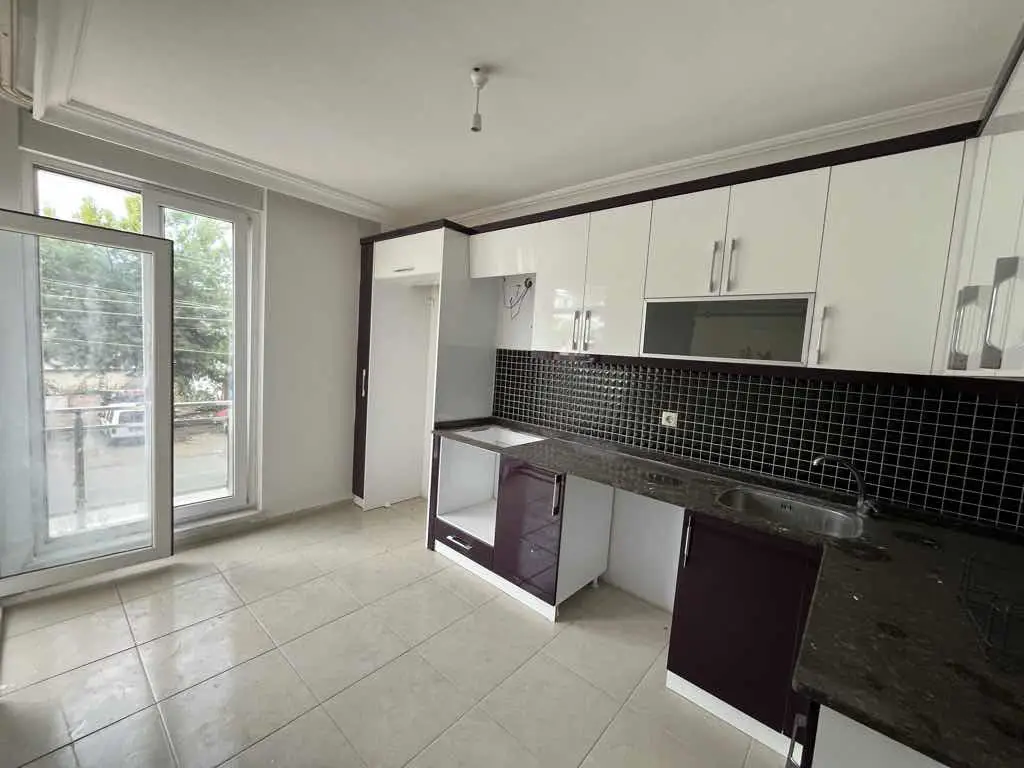 ÜNSAL'DA KİRALIK 3+1 ARA KAT DAİRE