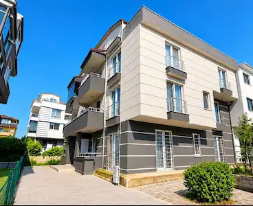 KARTEPE ATAEVLER'DE 2+1 KİRALIK ARAKAT DAİRE