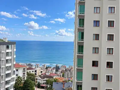 NACİYE ARAPOĞLU'NDAN ALANLI'DA DENİZ VE ŞEHİR MANZARALI KİRALIK 3+1 DAİRELER