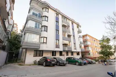 ÇANKAYA GÜVENEVLER’DE KİRALIK 3+1 DAİRE 2 BANYOLU BALKONLU 