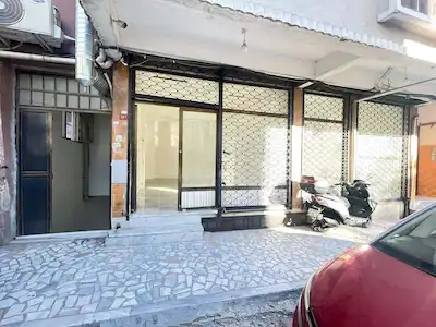 YENİBOSNA MERKEZ’DE DEPOLU KİRALIK DÜKKAN