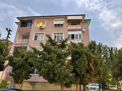 İZMIT PLAJ YOLU CUMHURIYET SITESI’NDE SATILIK 3 + 1 DAIRE