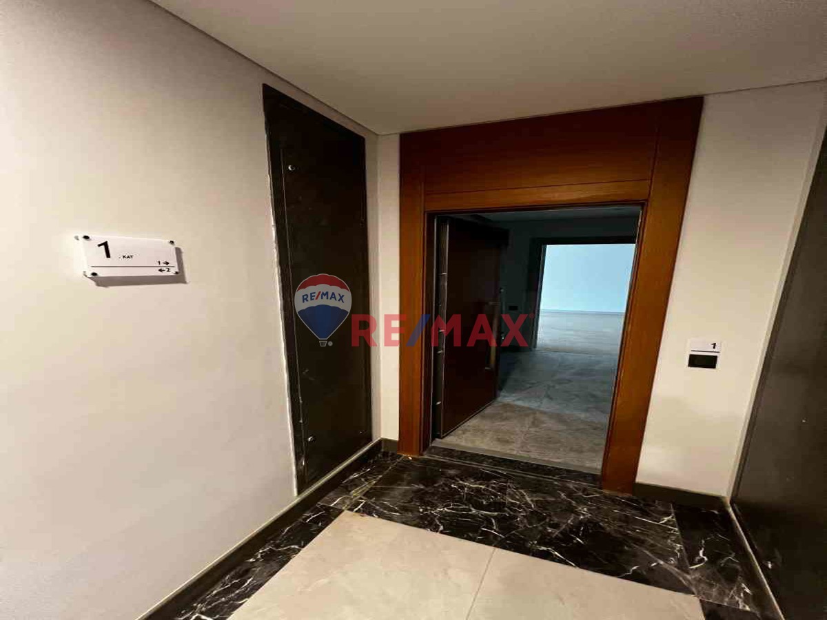 REMAX'DAN EMLAK KONUT ÇINARKÖY EVLERİNDE 3+1 DAİRE B1-1.K-1.D