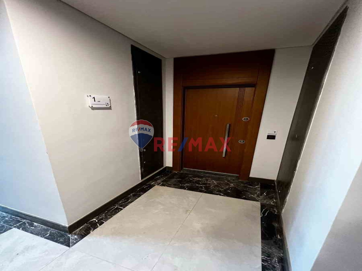 REMAX'DAN EMLAK KONUT ÇINARKÖY EVLERİNDE 3+1 DAİRE B1-1.K-1.D