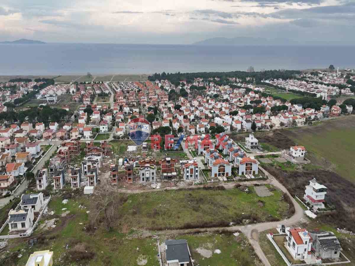 DİKİLİ KABAKUM POLYAK SİTESİ ARKASI SATILIK VİLLA İMARLI ARSA