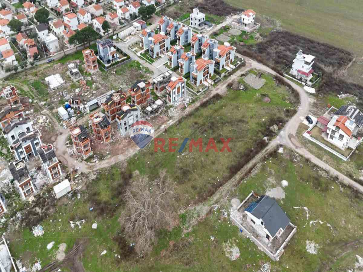 DİKİLİ KABAKUM POLYAK SİTESİ ARKASI SATILIK VİLLA İMARLI ARSA