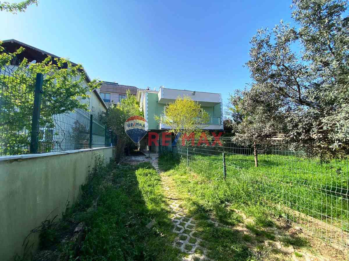 BEYLİKDÜZÜ, KAVAKLI KİRALIK DENİZ MANZARALI VİLLA