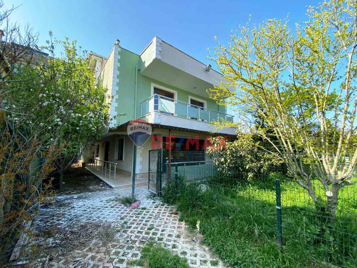 BEYLİKDÜZÜ, KAVAKLI KİRALIK DENİZ MANZARALI VİLLA