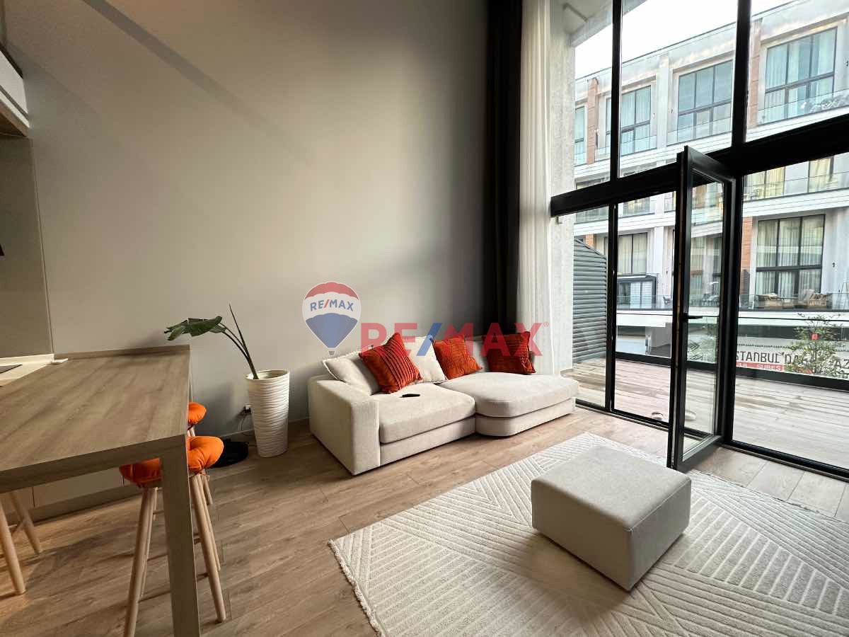 İN MARİ DENİZ MANZARALI ULTRA LÜKS FUL EŞYALI  1+1 LOFT DAİRE