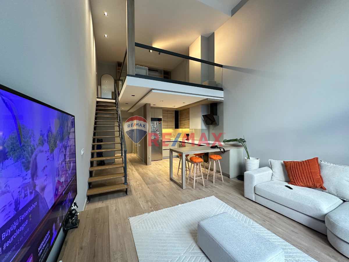 İN MARİ DENİZ MANZARALI ULTRA LÜKS FUL EŞYALI  1+1 LOFT DAİRE