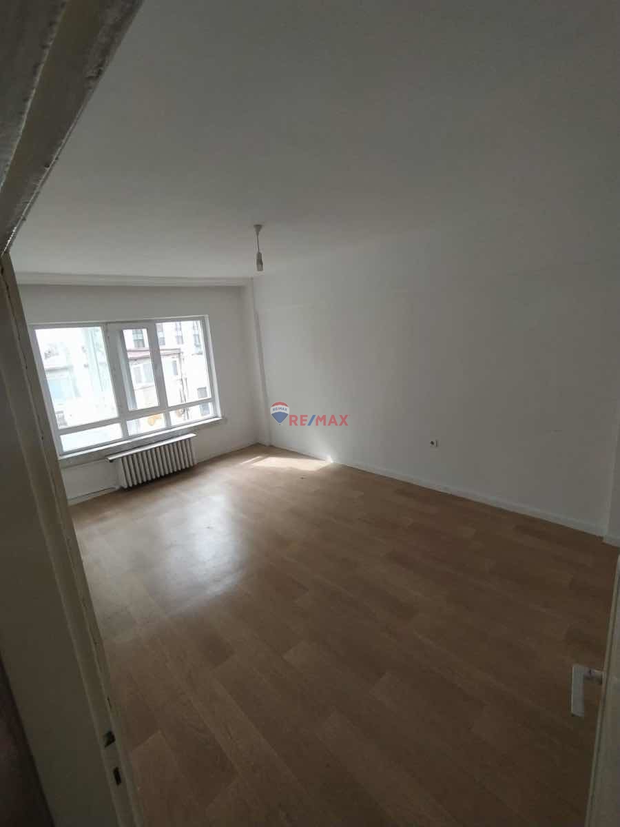 STRAZBURG CADDESİNDE 2+1 KİRALIK KONUT+OFİS