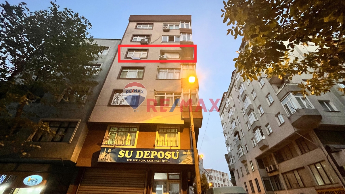 GAZIOSMANPAŞA BAĞLARBAŞI ÇARŞI'DA SATILIK 2+1 DAIRE