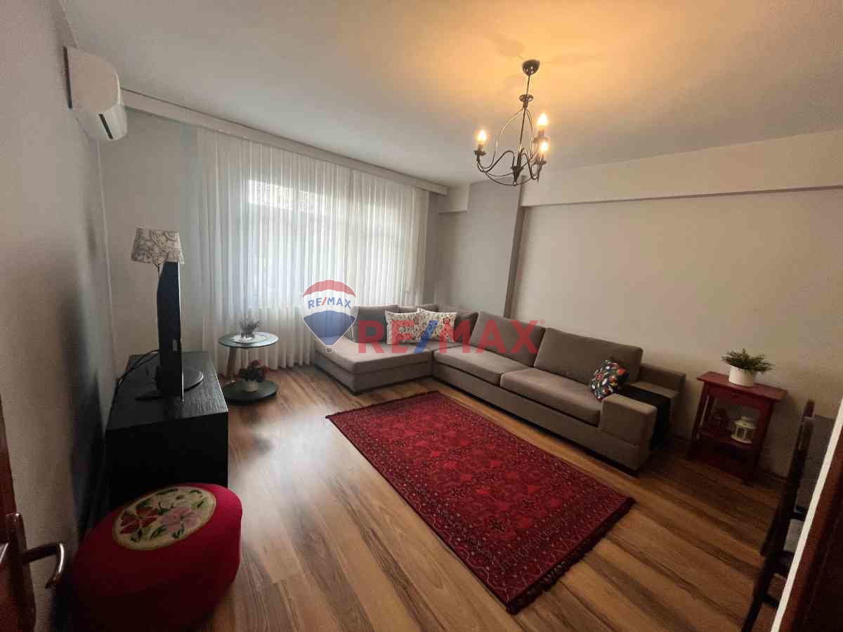 GAZIOSMANPAŞA BAĞLARBAŞI ÇARŞI'DA SATILIK 2+1 DAIRE