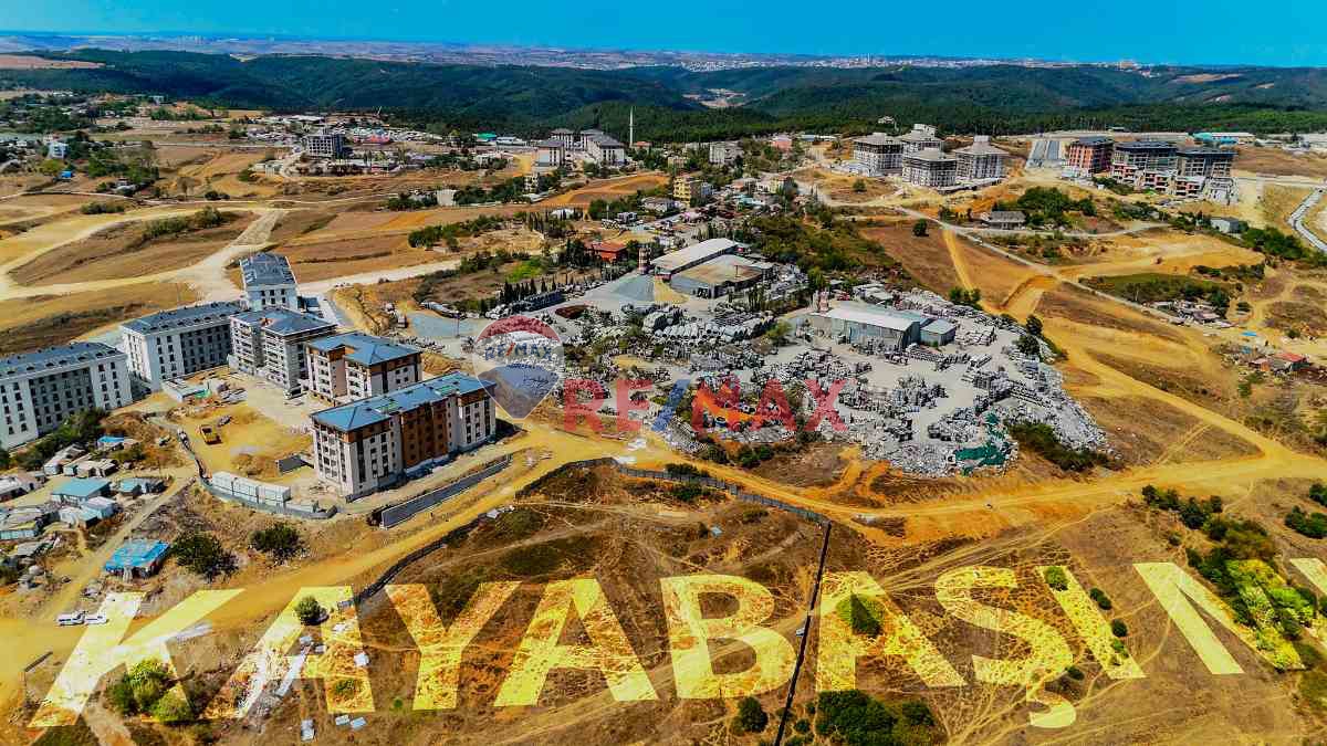 BAŞAKŞEHİR KAYABAŞI ‘NDA 1.00 EMSAL KONUT İMARLI 2616 M² ARSA