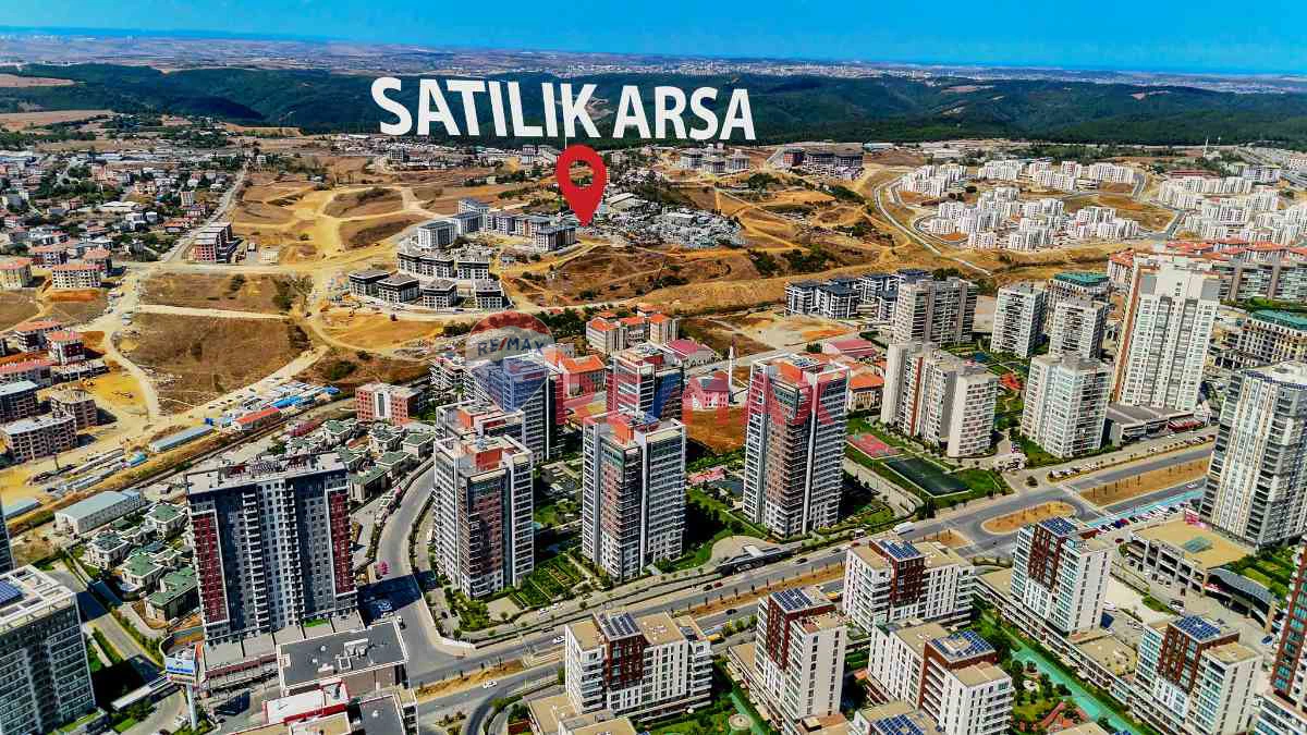 BAŞAKŞEHİR KAYABAŞI ‘NDA 1.00 EMSAL KONUT İMARLI 2616 M² ARSA