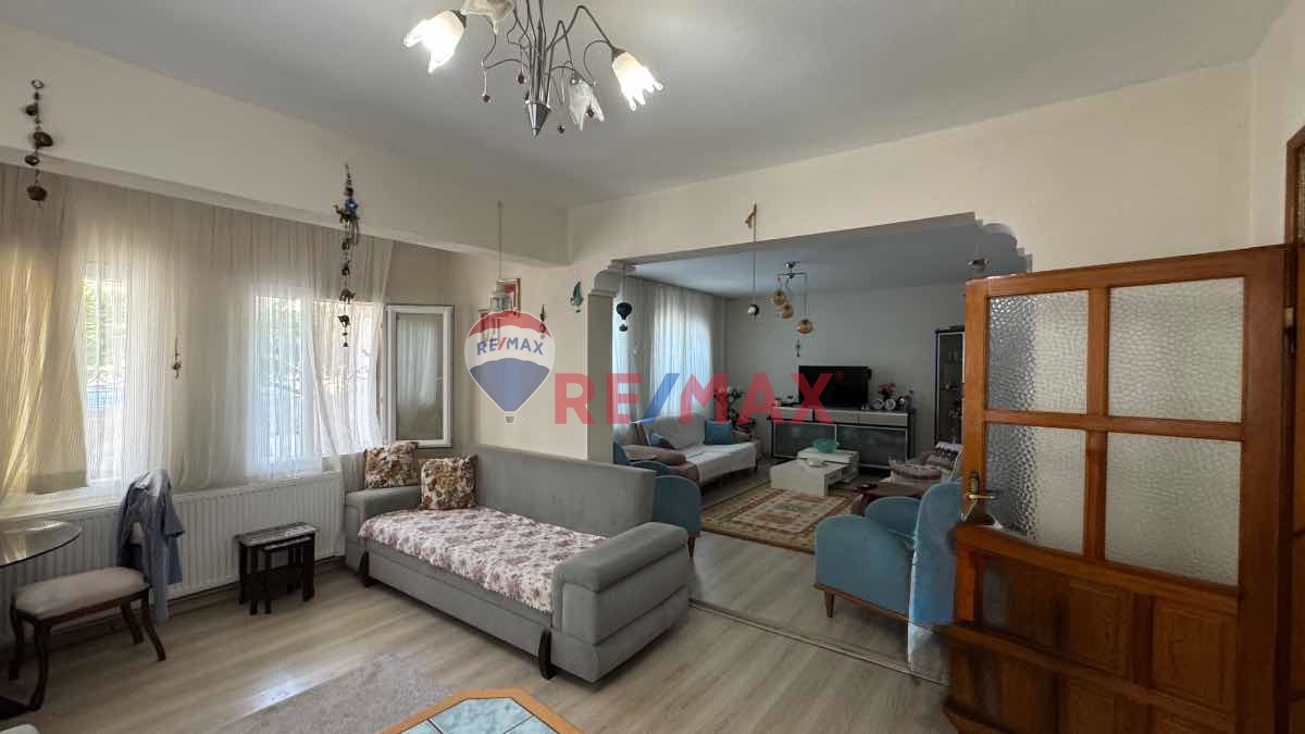 URLA MERKEZDE 2+1 SATILIK DAİRE