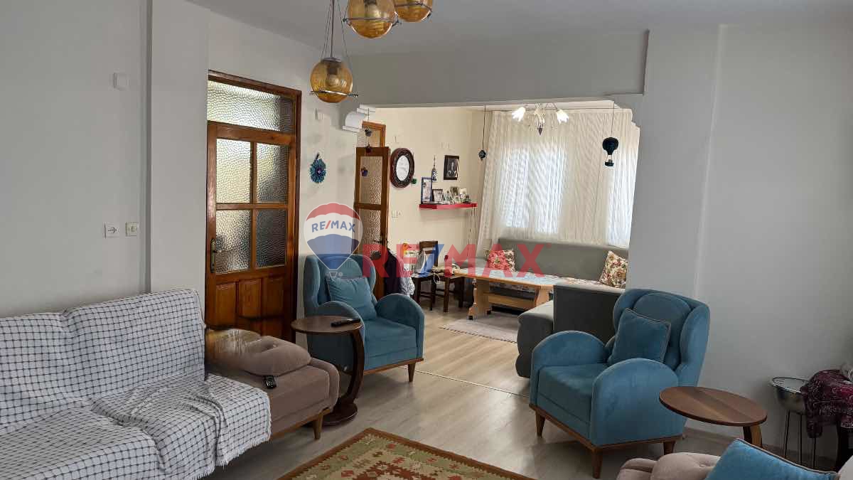 URLA MERKEZDE 2+1 SATILIK DAİRE