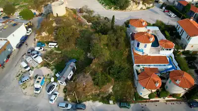 REMAX KUVARS ALAÇATI KÖY İÇİ TURİZM & KONUT İMARLI 508 M2 ARSA
