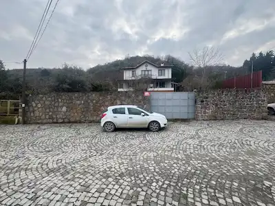 TARIHI ÖRCÜN KÖYÜNDE 1000 M2 ARSA İÇINDE 7+2 MÜSTAKIL EV RE/MAX