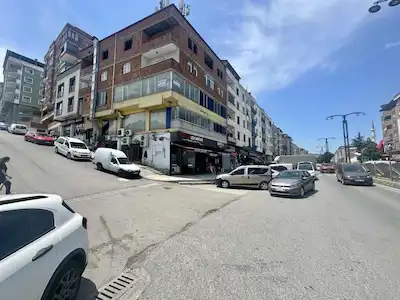 YOMRA MERKEZDE BELEDİYE KARŞISI SATILIK OFİS !!!