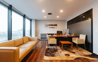 REMAX/MYSUN'DAN KURİŞ KULE'DE  MOBİLYALI  HAZIR OFİS