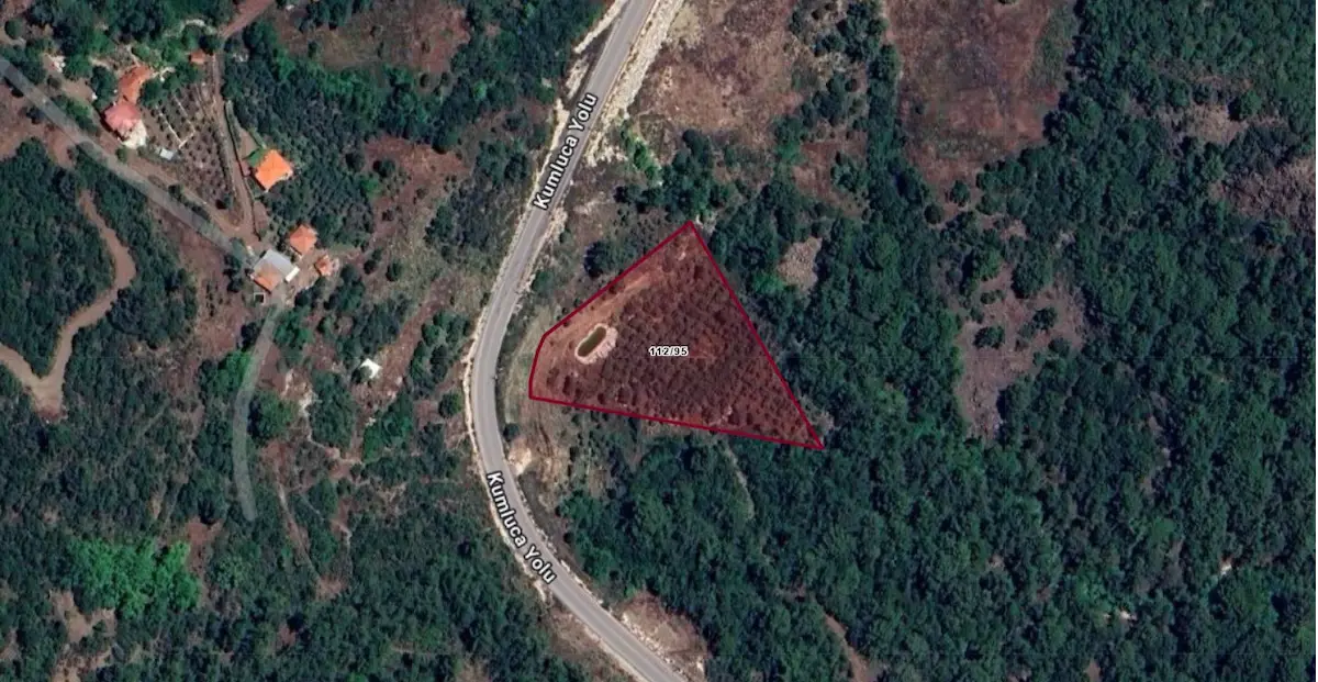 ANTALYA, KUMLUCA BELEN KÖYÜ KERPIÇ EVLI ANAYOLA CEPHE 5523 M2 TARLA