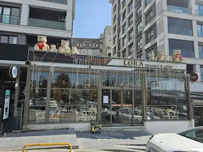 BEYLİKDÜZÜ CUMHURİYET MAH.ALYA DOLUNAY SİTE ALTINDA SATILIK CAFE