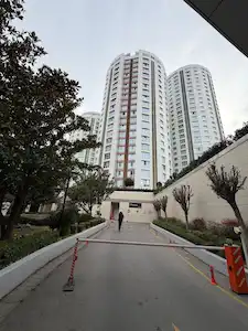 ATAŞEHİR BARBAROS MAHALLESİ’NDE SATILIK 2 + 1 DAİRE