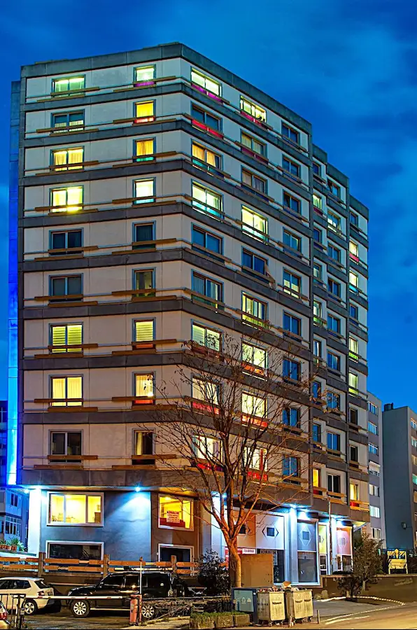 REMAX ASHILL BEŞIKTAŞ GAYRETTEPE FULL EŞYALI LÜKS REZIDANS 2+1 KIRALIK DAIRE 