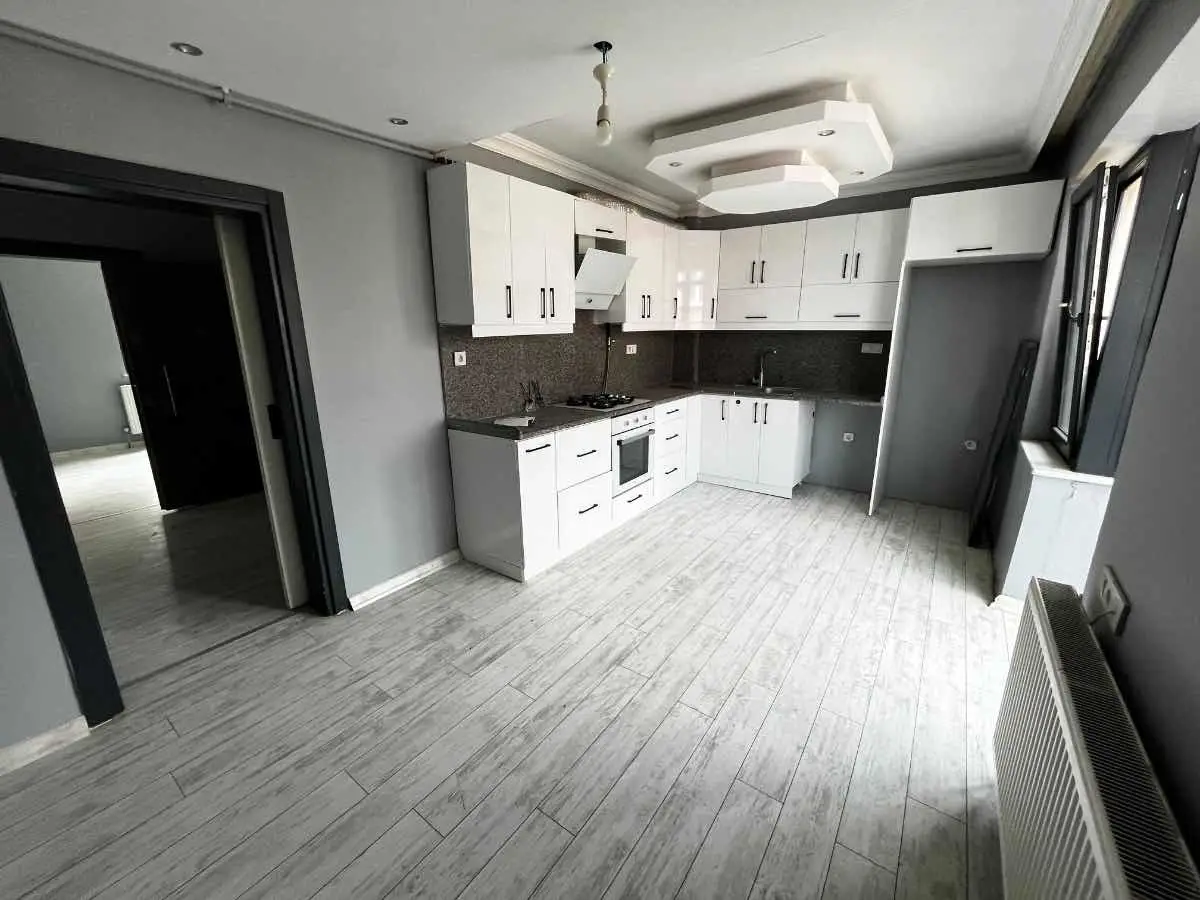 REMAX MİD’DEN MALTEPE MAHALLESİ’NDE KOMPLE YENİLENMİŞ 2+1 ARA KAT DAİRE