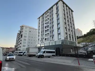 PENDIK VELIBABA MAH ANA CADDE GENIŞ CEPHELI SATILIK 200 M2 DÜKKAN