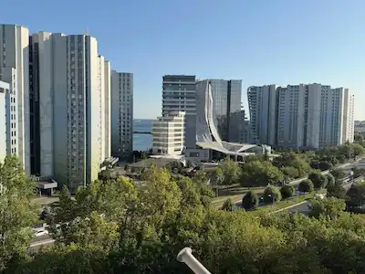 ATAKÖY 5. KISIMDA DENIZ MANZARALI GÜNEY CEPHE 3+1 KIRALIK
