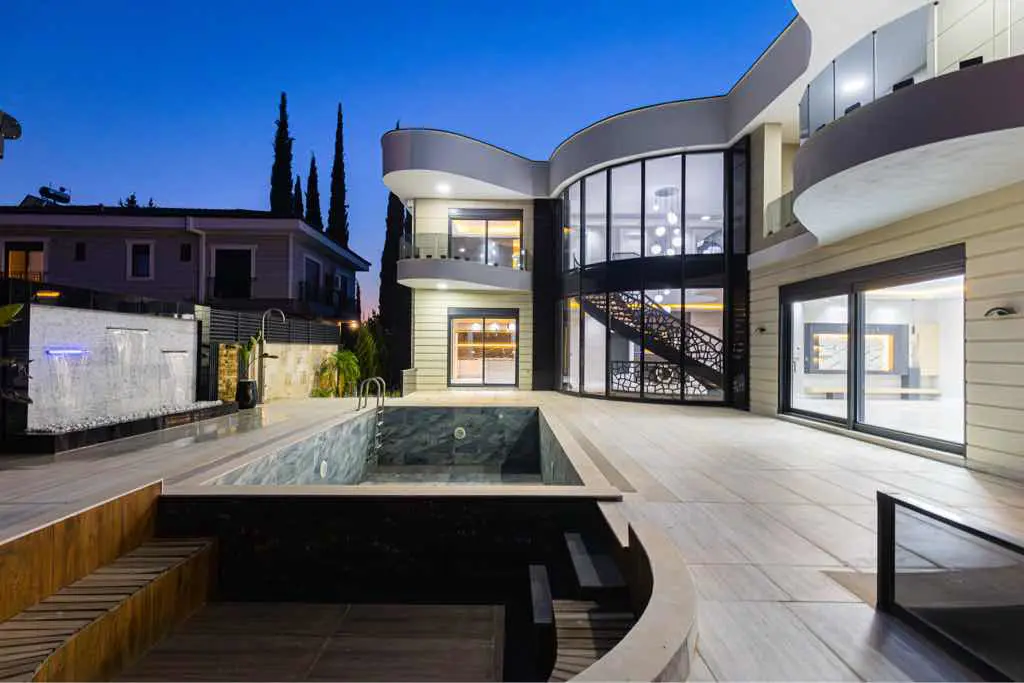 Property image 8