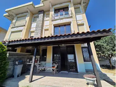 BÜYÜKÇEKMECE DENIZ MANZARALI/HAVUZLU SITEDE 4 KATLI, 4+2 EŞYASIZ KİRALIK VİLLA