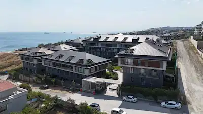 REMAX TEN BEYLİKDÜZÜ LİV MARİNE SİTESİ’NDE VİLLA TİPİ DEİNİZ MANZARALI 4+1 DUBLEKS 