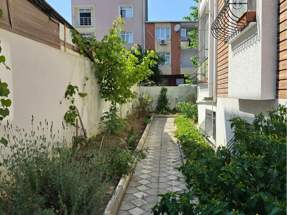 AVCILAR FİRUZKÖY'DE GÖL-DENİZ MAZARALI KİRALIK 2+1 DAİRE 3