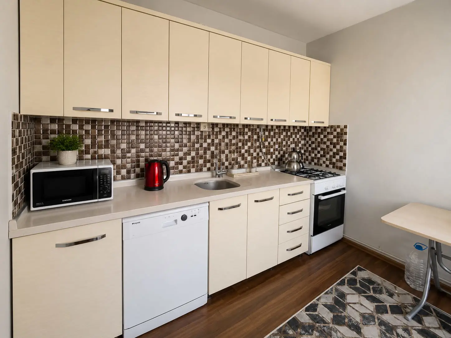 REMAX İLKE'DEN YENİŞEHİR'DE 3+1 KİRALIK DAİRE