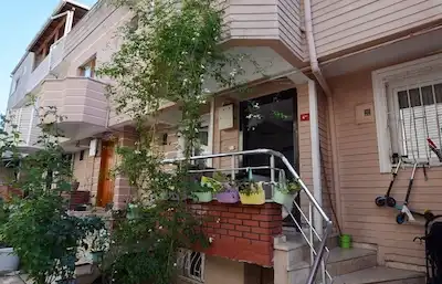 K.ÇEKMECE MALİ MÜŞAVİRLER VİLLALARINDA GÖLE YAKIN SATILIK  VİLLA