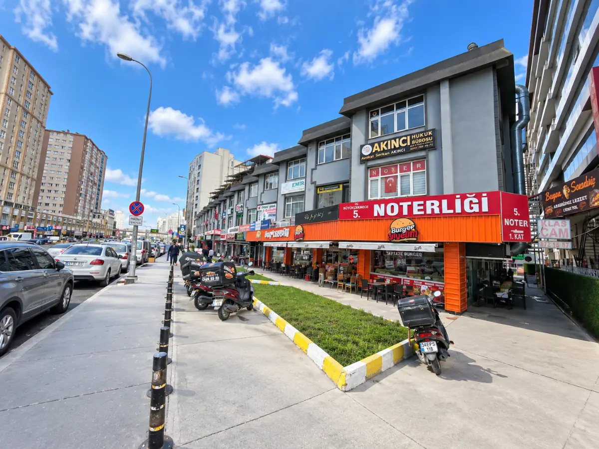 BEYKENTTE METROBÜS VE E5 KOMŞU KİRALIK 1+1 BÜRO & OFİS