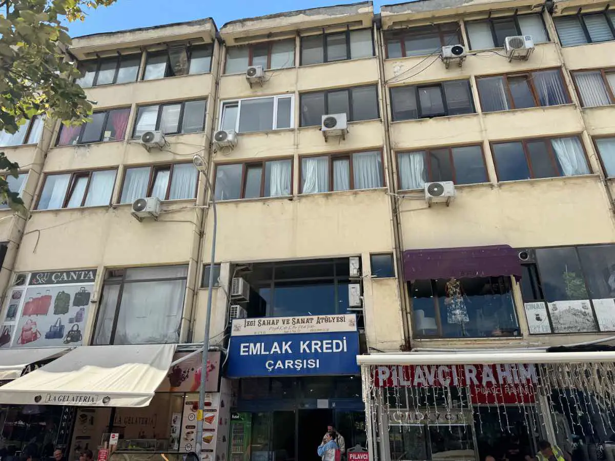 ÜSKÜDAR MERKEZDE EMLAK KREDİ İŞ HANINDA KİRALIK OFİS