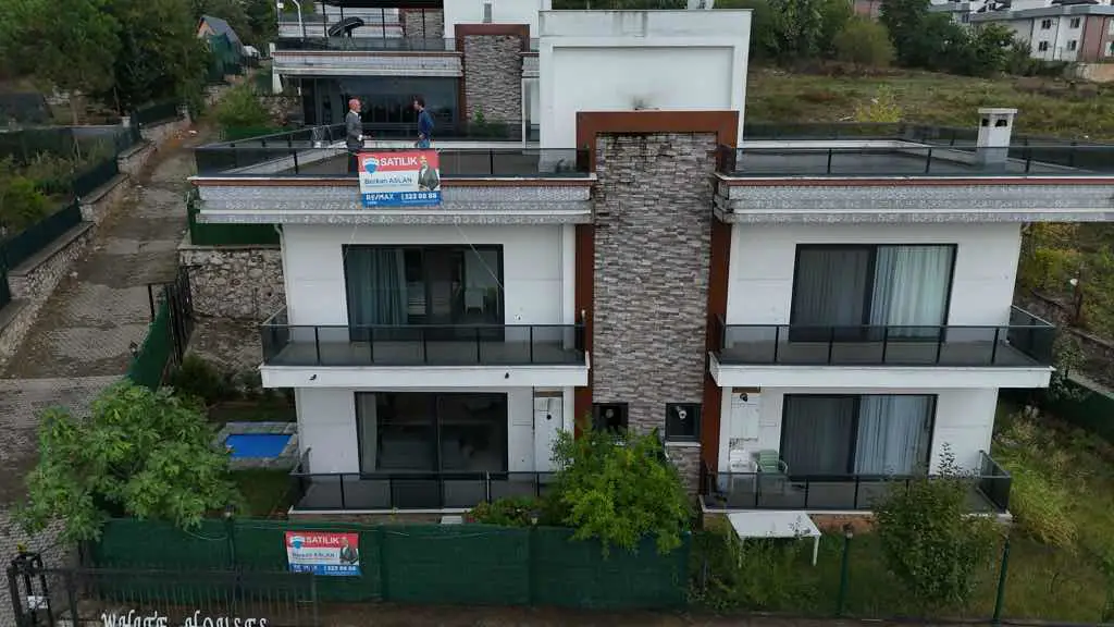 KARTEPE DERBENT SATILIK 4+1 VİLLA