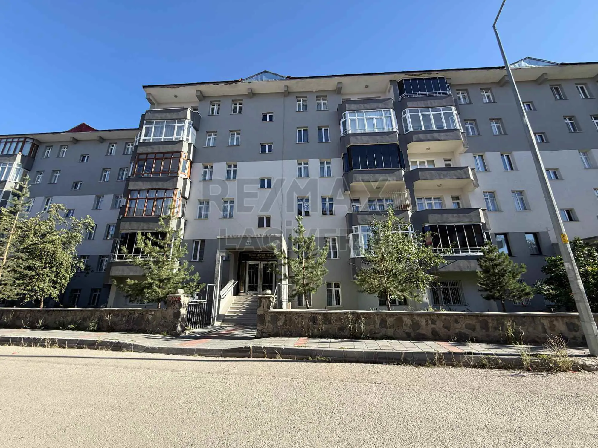 RE/MAX LACIVERT'TEN YILDIZKENT'TE SATILIK 3+1 DAIRE