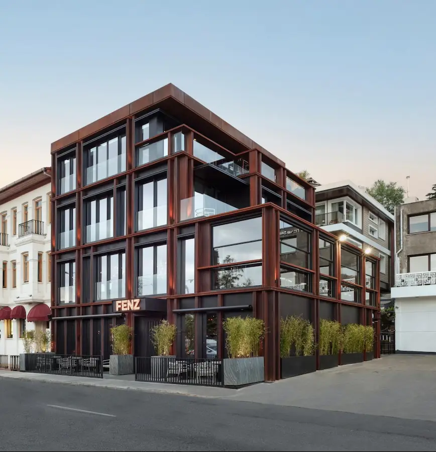 REMAX 7TEPE'DEN İSTİNYE'DE BOĞAZ MANZARALI PRESTİJLİ  TİCARİ KİRALIK 
