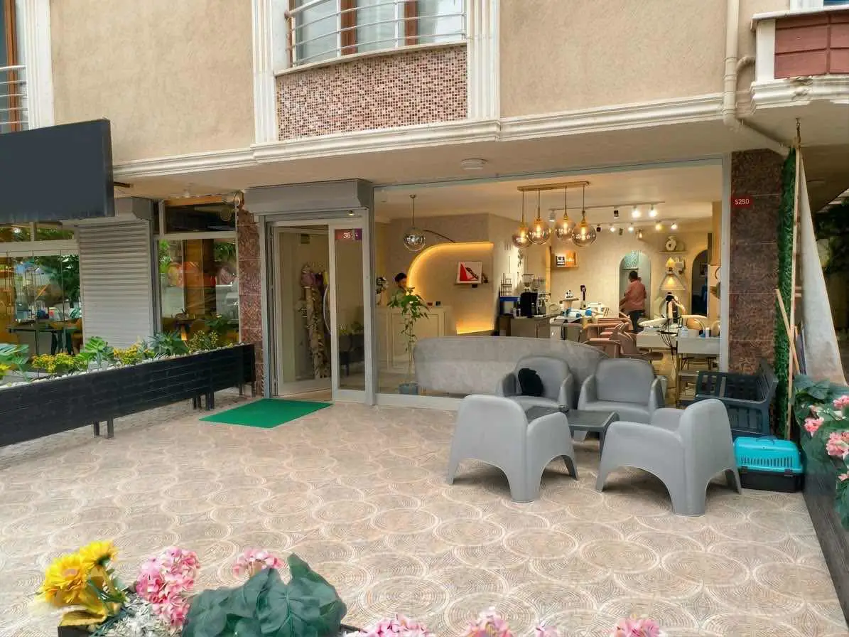 FINANS MERKEZINE KOMŞU,ÜMRANIYE ÇAMLIK'TA,KIRACILI 100 M2 DÜKKAN